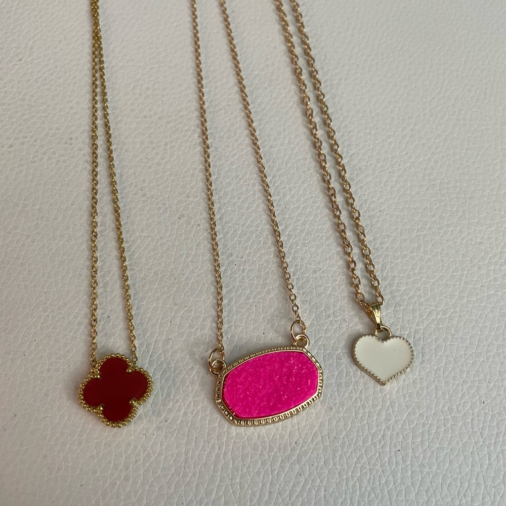 Set of 3 necklaces